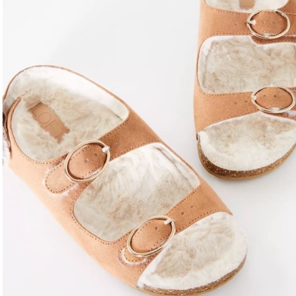 Brand New LOFT Sherpa Open Toe Buckle Sandal Size: 9 - Picture 3 of 7